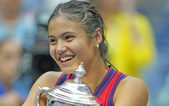 卫卢卡斯 卫卢卡斯