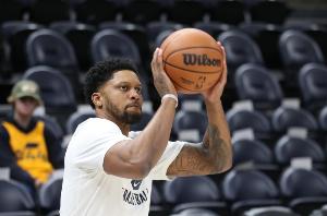 合展现了他 合展现了他